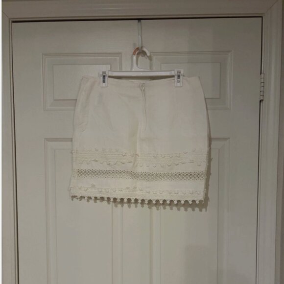 H&M Women's Mini Skirt Size 12 White Lace Detailing - Picture 3 of 4
